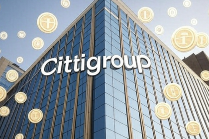 Fachada del Citigroup y una lluvia de monedas.