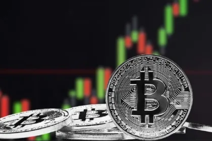 The US dollar will decline as Bitcoin breaks $111,000 for the first time. ETF pulls in $609 million