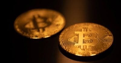 Bitcoin is stable at $104,000 as eye inflation from tariffs before easing