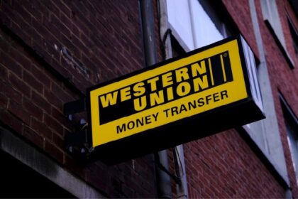 Western Union, one of the world's biggest companies, signed by Donald Trump last week, is never too late to move to cryptocurrency! "We did that...