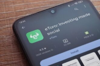 Etoro fires crypto, spinner index futures.