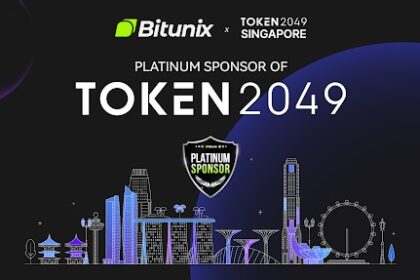 Silueta de ciudad en fondo negro, azul y púrpura con logo de Bitunix y de Token2049 Singapore