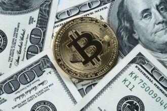 The dollar has been under pressure for 220 days. Benefits of Bitcoin