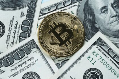 The dollar has been under pressure for 220 days. Benefits of Bitcoin