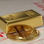 Bitcoin price in gold terms falls for 6 consecutive months